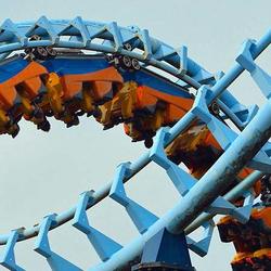 Looping-fahrende Achterbahn: Schwankende Blutzuckerwerte bei Diabetes können Folgen für Betroffene haben.